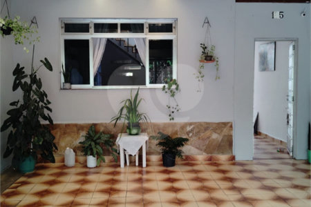 Sobrado de 190m2 à venda com 4 dormitórios e 2 vagas em São João Clímaco