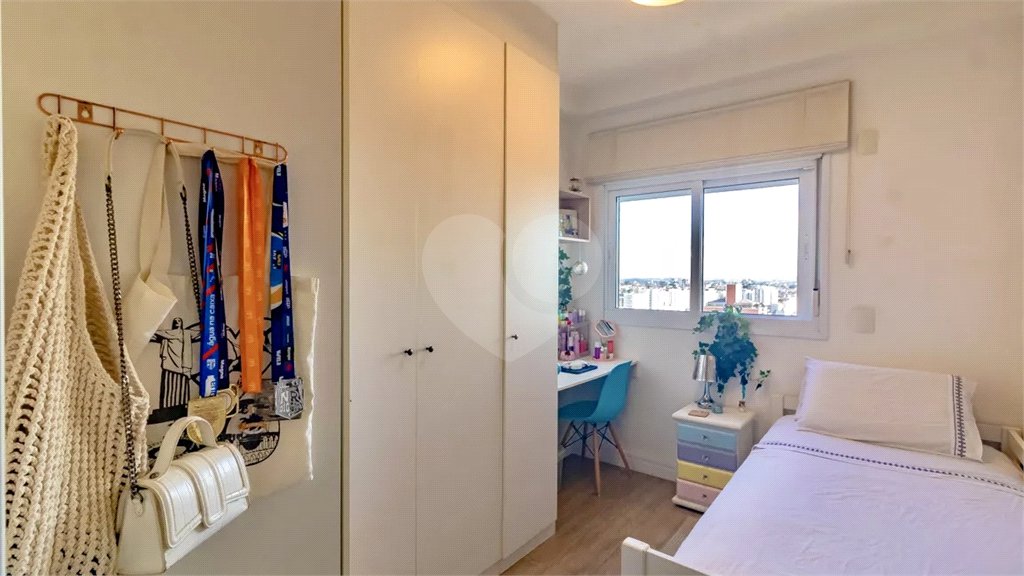Apartamento com 2 quartos, 1 suíte, varanda gourmet, churrasqueira, lazer completo.