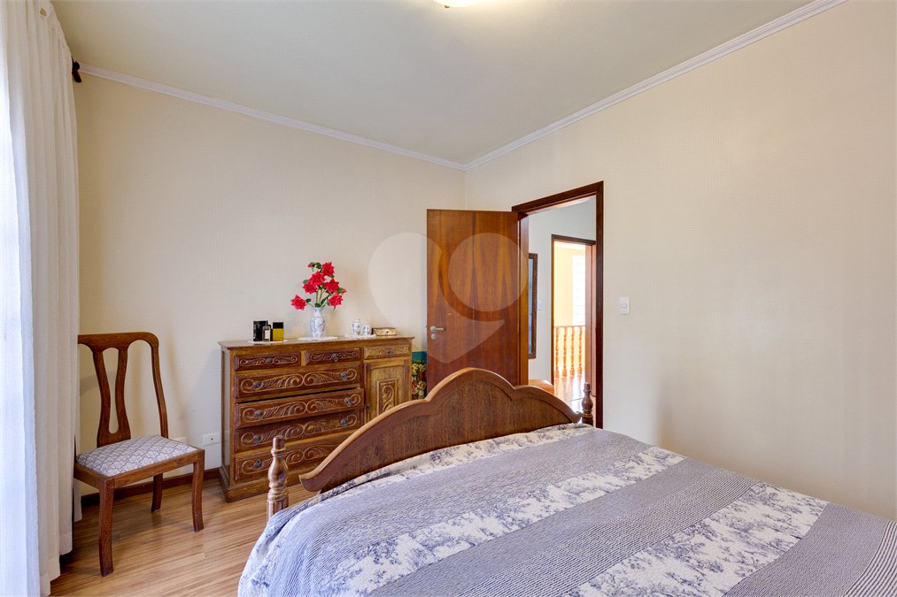 Sobrado à venda com 4 quartos, sendo 1 suíte, em Alto da Boa Vista, São Paulo, SP