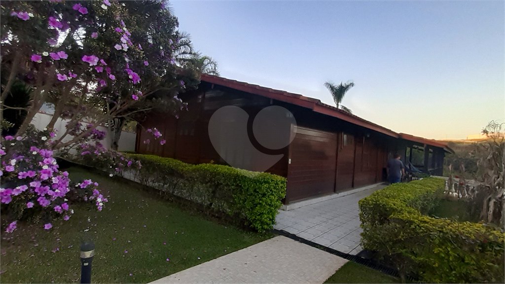 Casa à venda ou para alugar com 5 quartos, sendo 1 suíte, no Centro, Bom Jesus dos Perdões, SP