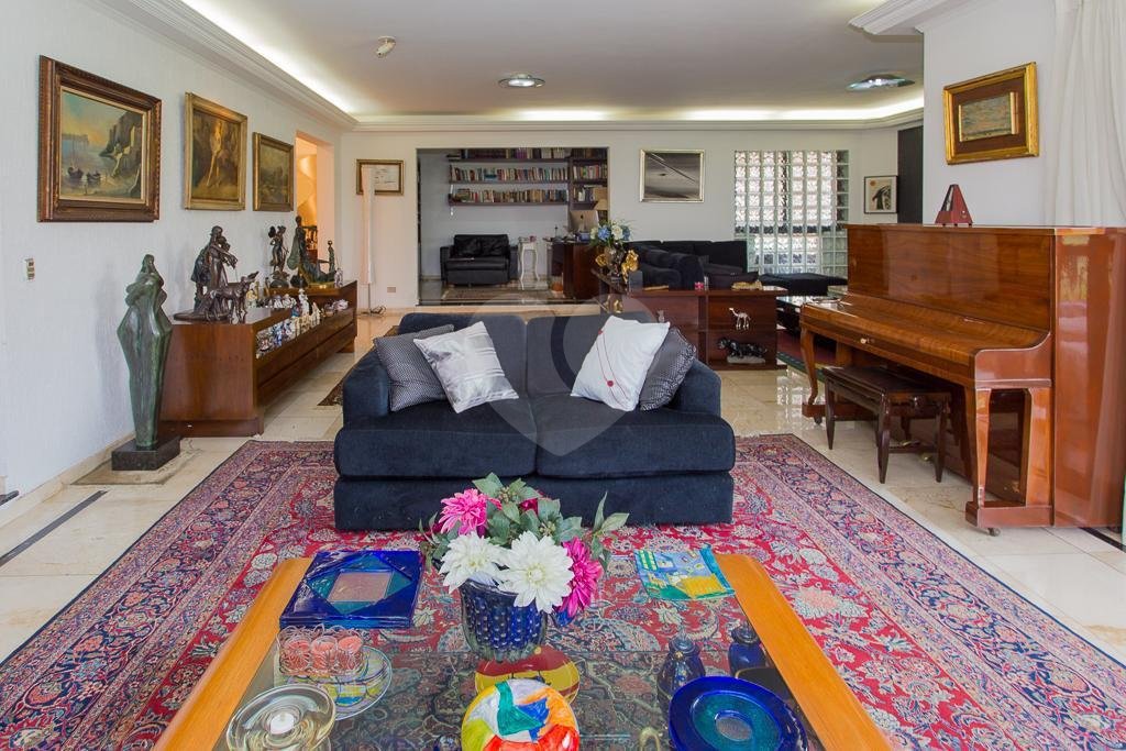 Apartamento para alugar com 5 quartos, sendo 3 suítes, em Alto de Pinheiros, São Paulo, SP