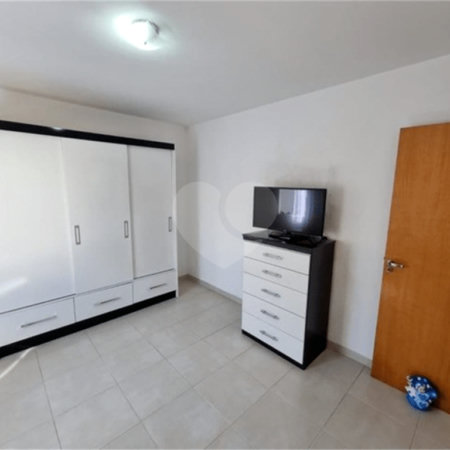 Sobrado à venda com 5 quartos, sendo 1 suíte,  em Vila Moraes, São Paulo, SP
