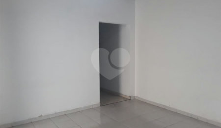 Casa à venda com 4 quartos, sendo 1 suíte,  no Centro, São Roque, SP