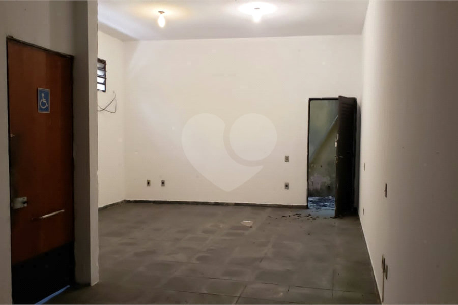 Prédio à venda com 2 quartos, sendo 1 suíte, em Jardim Brasil (zona Norte), São Paulo, SP
