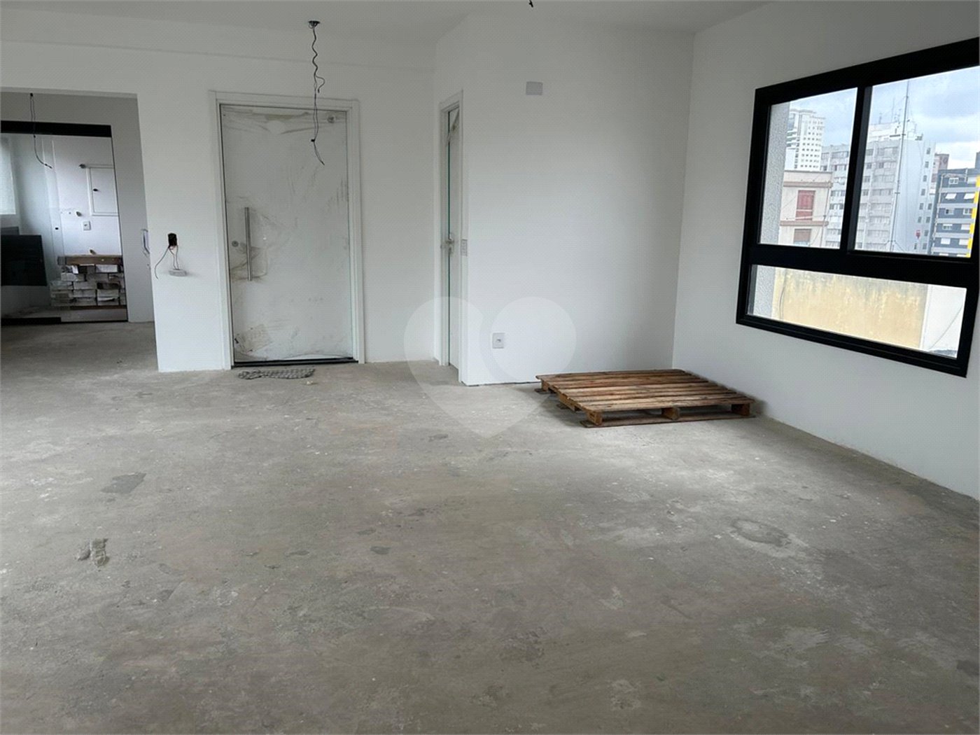 Apartamento à venda com 2 suítes em Cerqueira César, São Paulo, SP