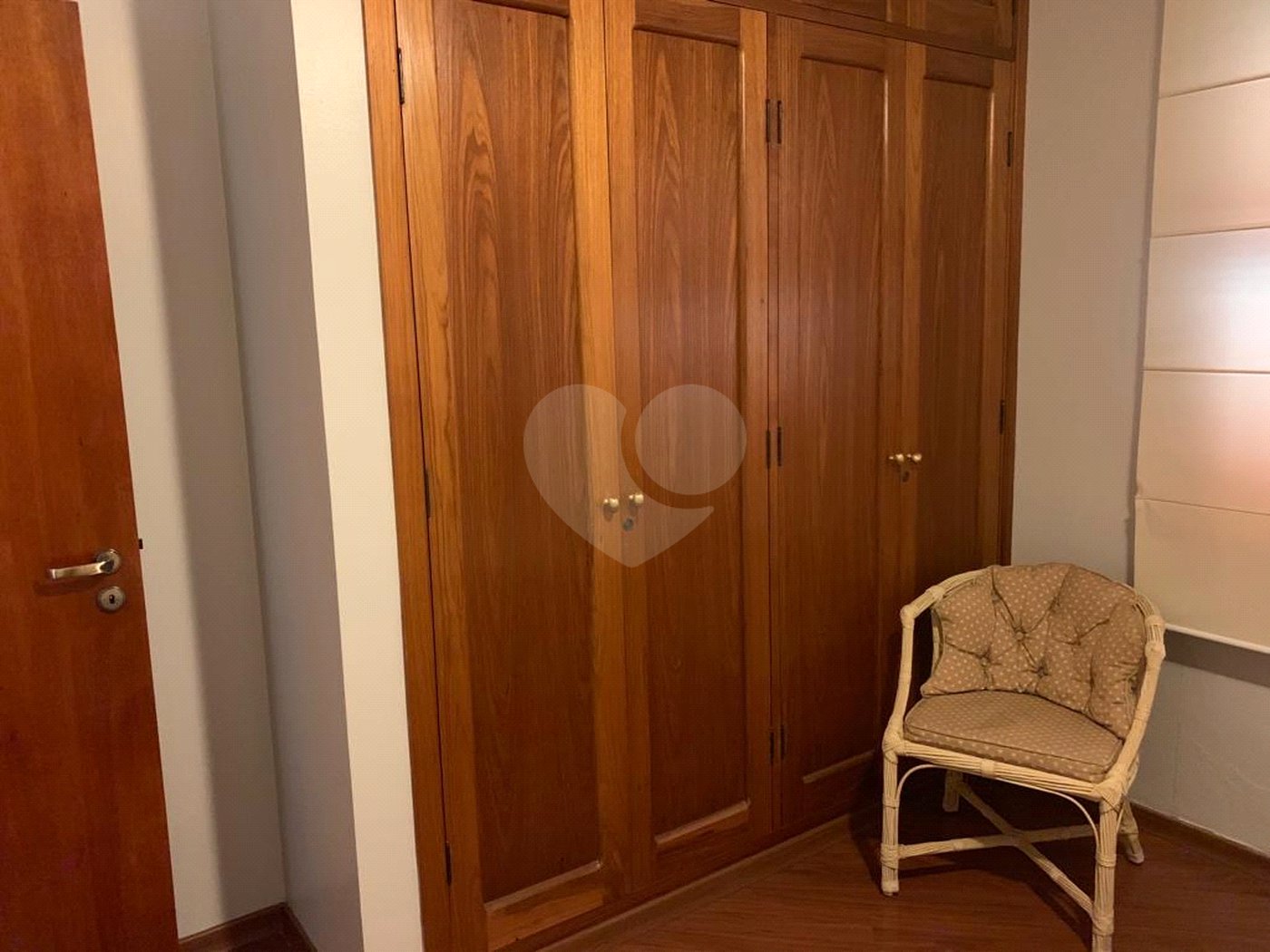 Casa à venda com 6 quartos, sendo 4 suítes, no condomínio São Joaquim, Vinhedo - SP