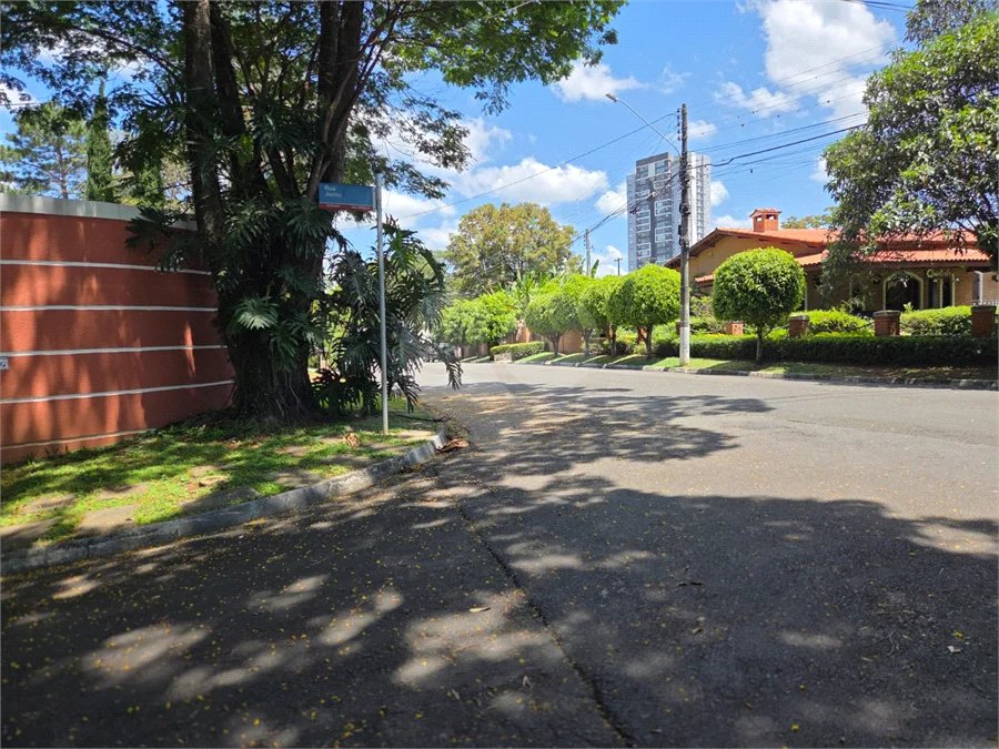 Em bairro nobre está o seu maravilhoso lote em Atibaia, Venha conhecer.