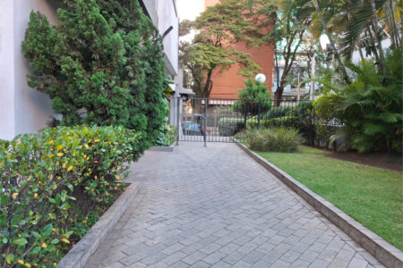 Apartamento à venda com 2 quartos, sendo 1 suíte, em Moema, São Paulo, SP