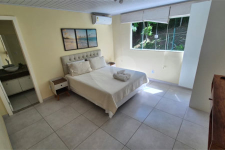 Casa à venda com 6 quartos, sendo 4 suítes, em Ferradura, Armação dos Búzios, RJ