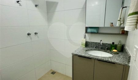 Apartamento à venda com 2 quartos, sendo 1 suíte,  no Centro, Mogi das Cruzes, SP
