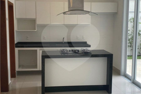Casa à venda com 4 suítes no condomínio Chácara Ondina, Sorocaba - SP