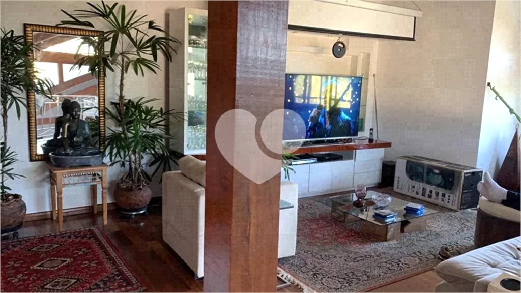 Casa à venda com 4 suítes no condomínio Suíça da Cantareira, Mairiporã - SP
