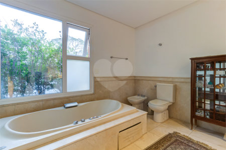 Casa à venda com 4 suítes no condomínio Vila Verde, São Paulo - SP