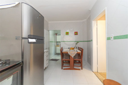 Casa à venda com 3 quartos, sendo 1 suíte, em Chora Menino, São Paulo, SP