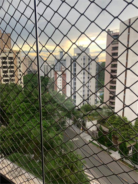 Apartamento à venda com 3 suítes em Vila Suzana, São Paulo, SP