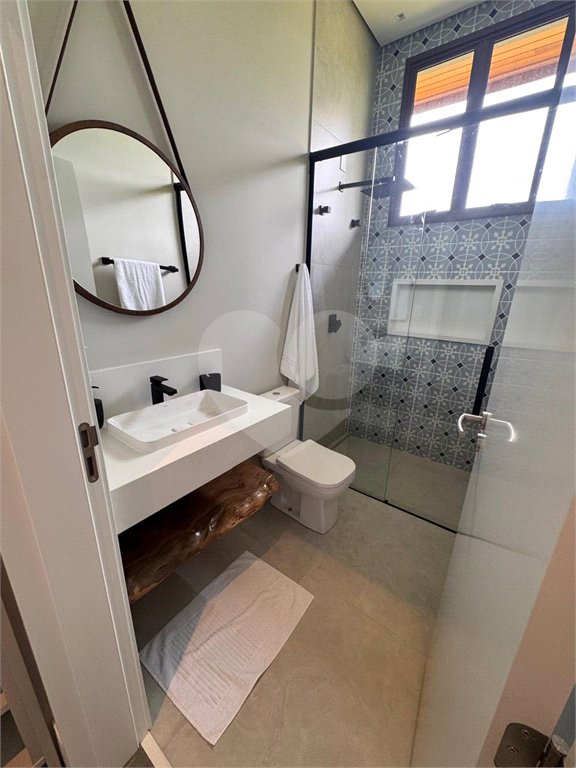 Casa à venda com 6 suítes no condomínio Vila Pinhal, Itirapina - SP