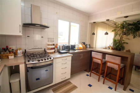 Casa à venda com 4 quartos, sendo 3 suítes, no condomínio Residencial Sans Souci, São Paulo - SP