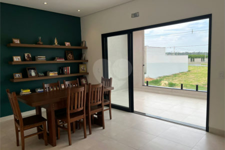 Casa à venda com 3 quartos, sendo 1 suíte, no condomínio Residencial Evidências, Indaiatuba - SP