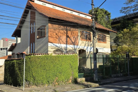 Sobrado à venda com 5 quartos, sendo 2 suítes, em Jardim do Mar, São Bernardo do Campo, SP