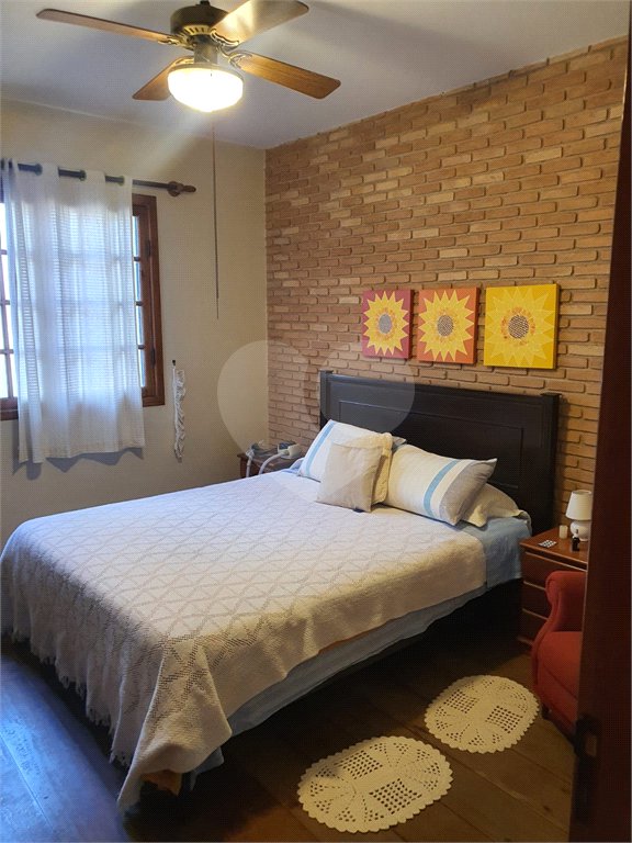 Chácara à venda com 4 quartos, sendo 2 suítes, em Vale dos Pinheiros, Atibaia, SP