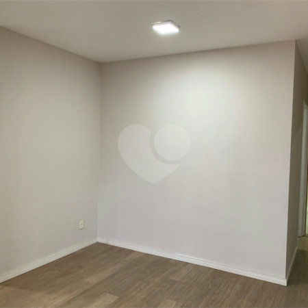 Apartamento à venda com 3 quartos, sendo 1 suíte, em Jardim Marajoara, São Paulo, SP