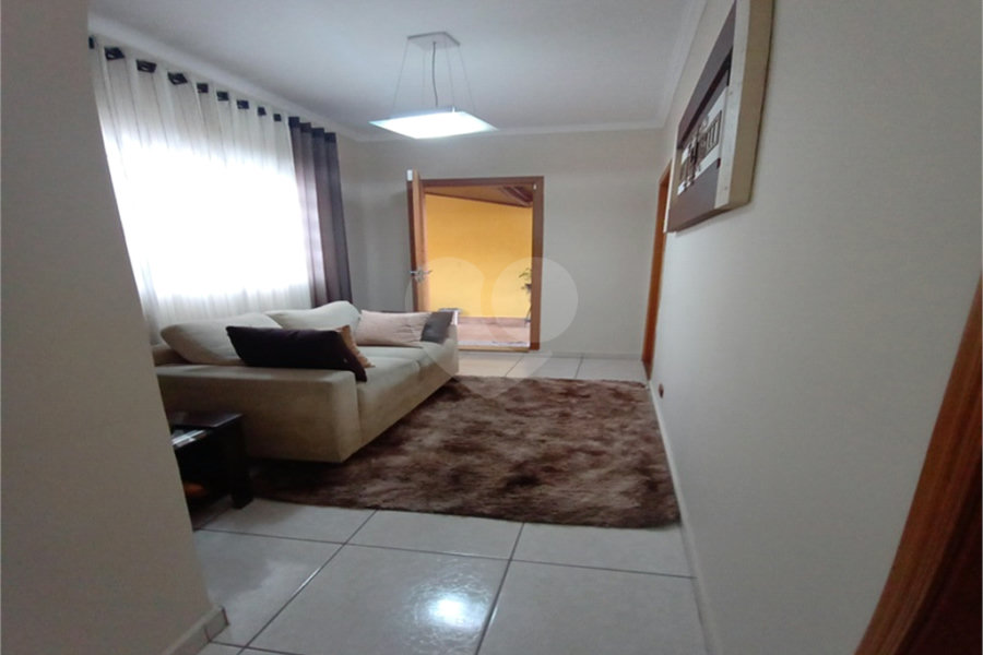 Sobrado à venda com 4 quartos, sendo 1 suíte, em Tremembé, São Paulo, SP