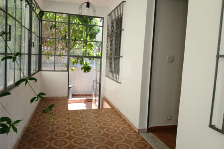 Casa Térrea à venda com 3 quartos em Pacaembu, São Paulo, SP