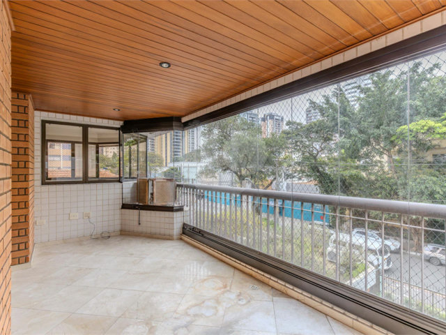 Apartamento à venda com 4 suítes em Moema, São Paulo, SP
