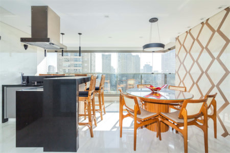 Apartamento à venda com 3 suítes em Vila Gumercindo, São Paulo, SP