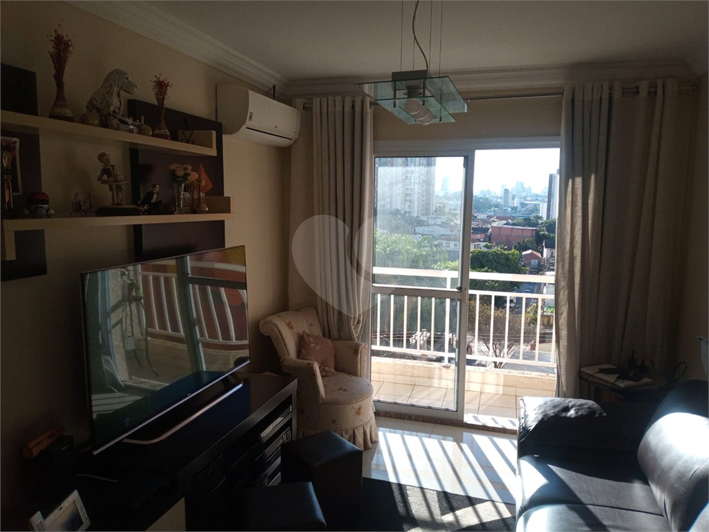 Apartamento à venda com 3 quartos, sendo 1 suíte,  em Saúde, São Paulo, SP