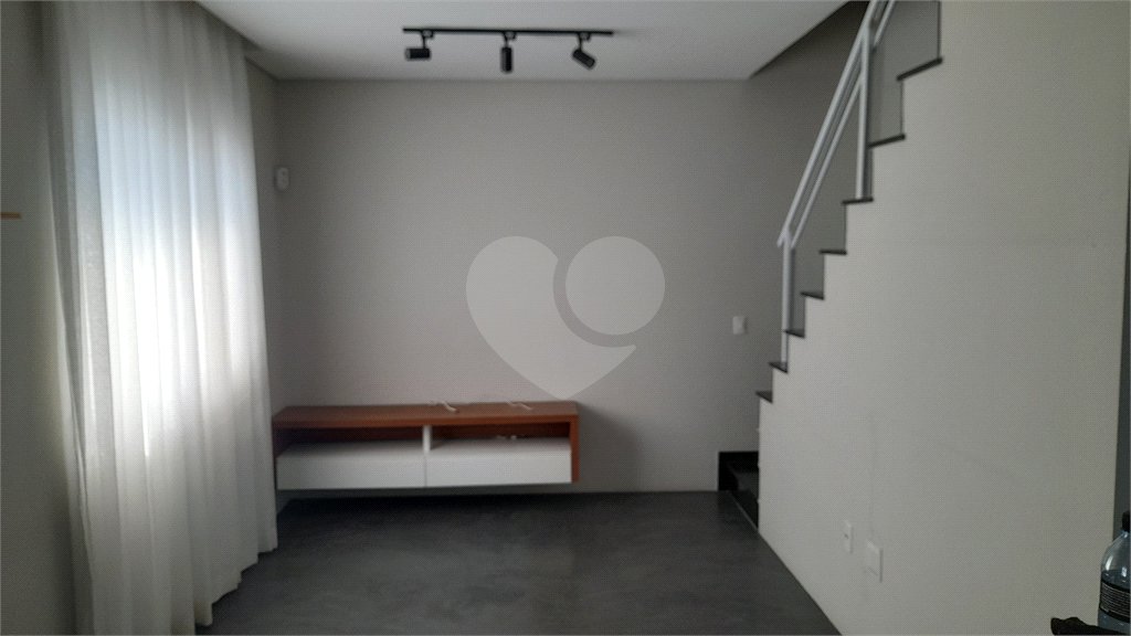 Casa à venda com 2 suítes no condomínio Residencial Matos, São Paulo - SP