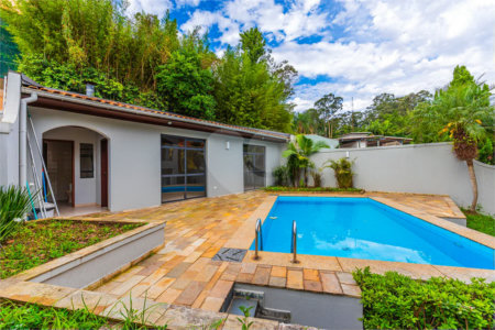 Casa à venda com 4 quartos, sendo 2 suítes, em Jardim Marajoara, São Paulo, SP