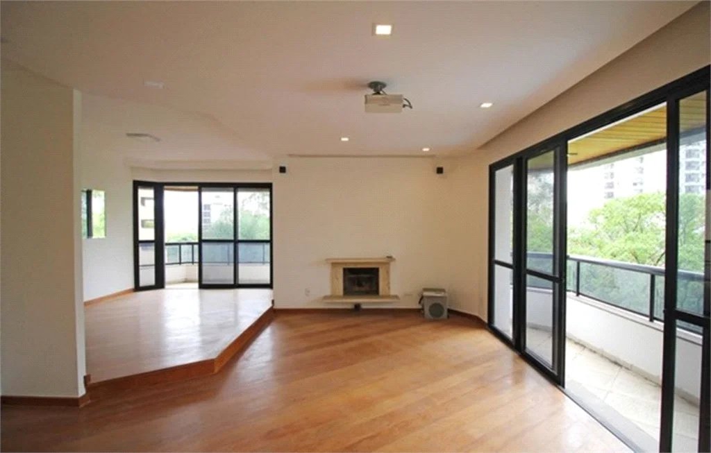 Apartamento à venda com 4 quartos, sendo 3 suítes, em Vila Suzana, São Paulo, SP