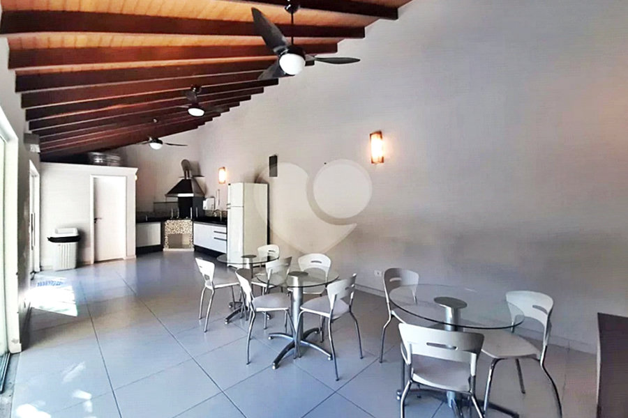 Casa à venda com 5 quartos, sendo 2 suítes, no condomínio Florada da Serra, São Paulo - SP