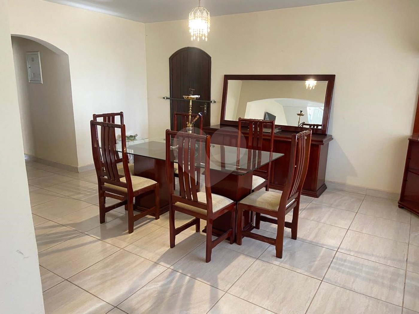 Casa à venda com 5 quartos, sendo 4 suítes, no condomínio Vilarejo Estoril, Mairiporã - SP