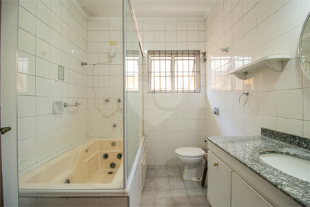 Sobrado à venda com 3 quartos, sendo 1 suíte,  em Brooklin Velho, São Paulo, SP