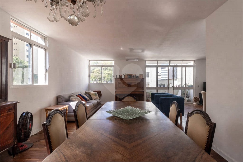 Apartamento à venda com 4 quartos, sendo 1 suíte, em Jardim Paulista, São Paulo, SP