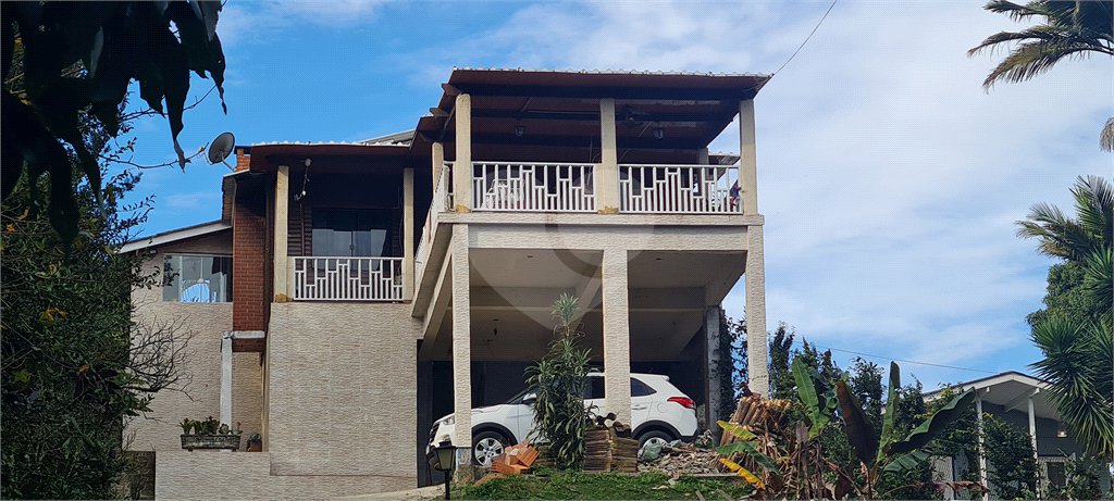 Casa à venda ou para alugar com 3 quartos, sendo 2 suítes, no condomínio Jardim da Montanha I, Mairiporã - SP