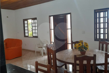 Chácara à venda com 3 quartos, sendo 1 suíte, no Centro, Porangaba, SP