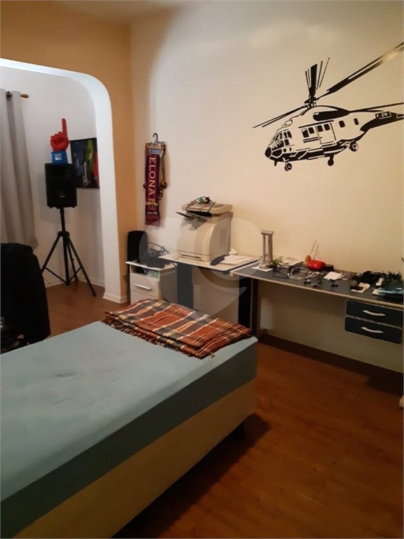 Sobrado à venda com 3 quartos, sendo 2 suítes,  em Vila Paulicéia, São Paulo, SP