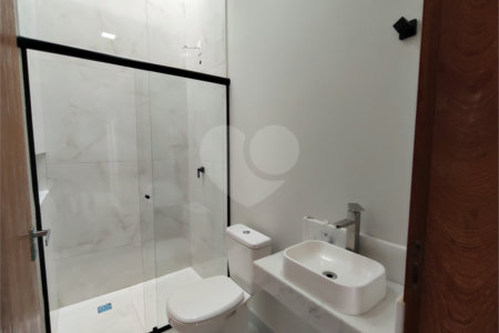 Casa à venda com 3 quartos, sendo 1 suíte, no condomínio Lago dos Ipês, Itapetininga - SP