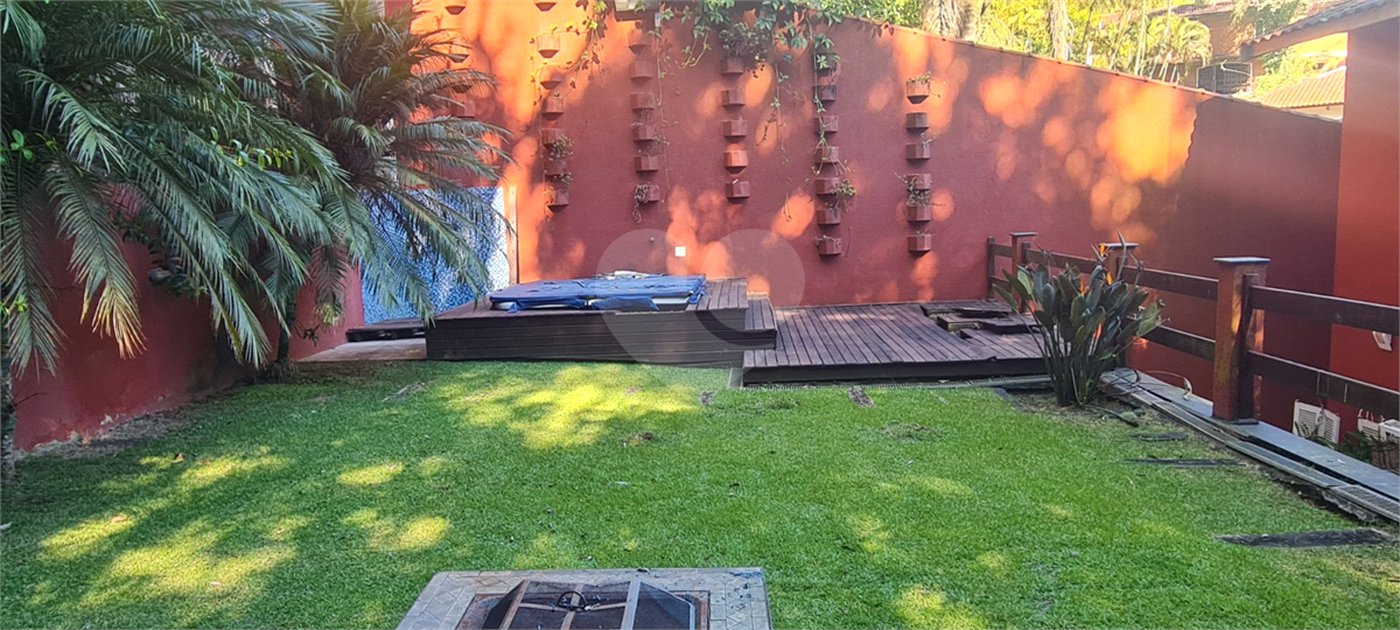 Casa à venda com 3 suítes no condomínio Parque Imperial da Cantareira, Mairiporã - SP