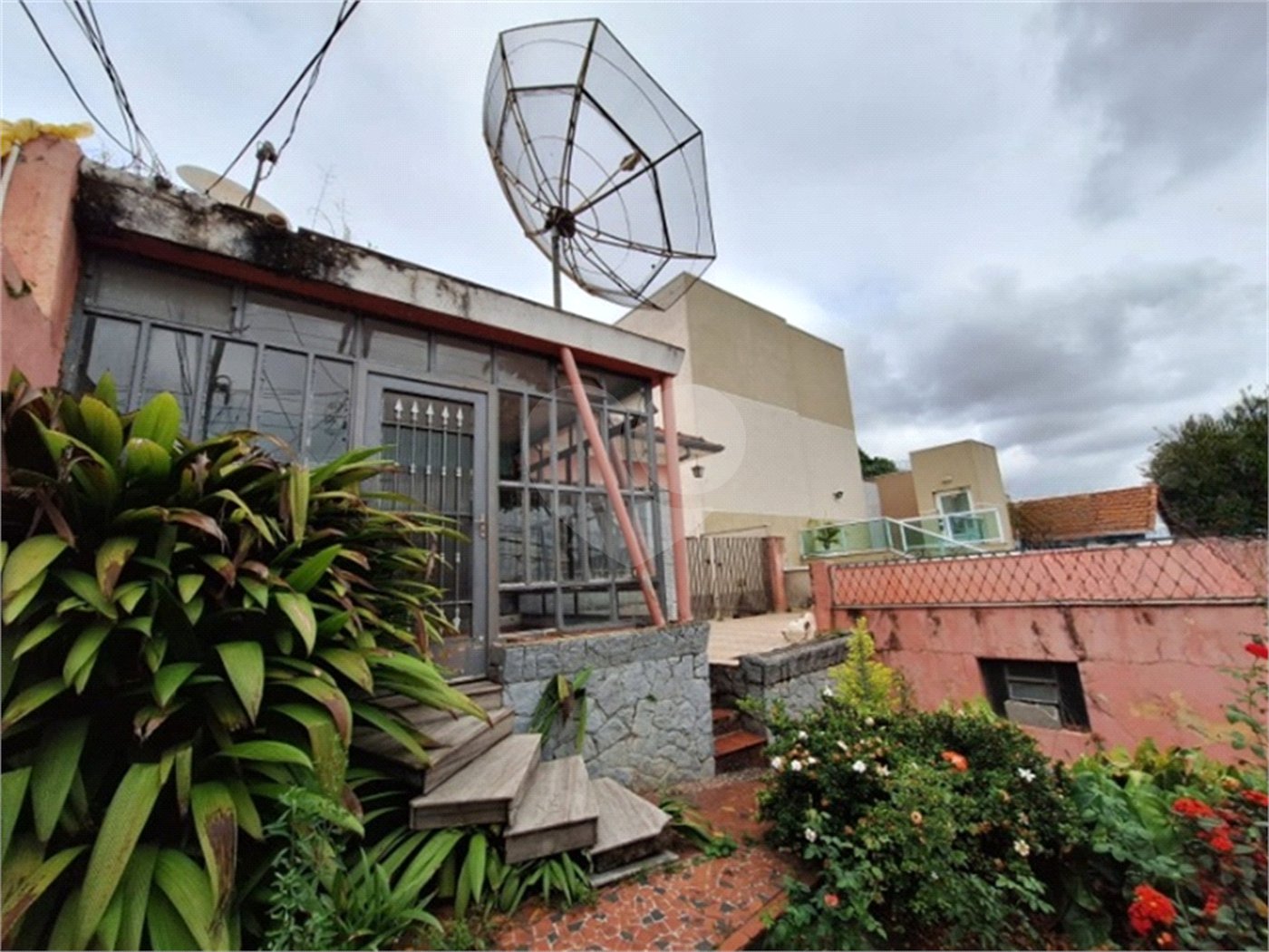 Casa Térrea à venda com 5 quartos, sendo 3 suítes,  em Vila Mazzei, São Paulo, SP