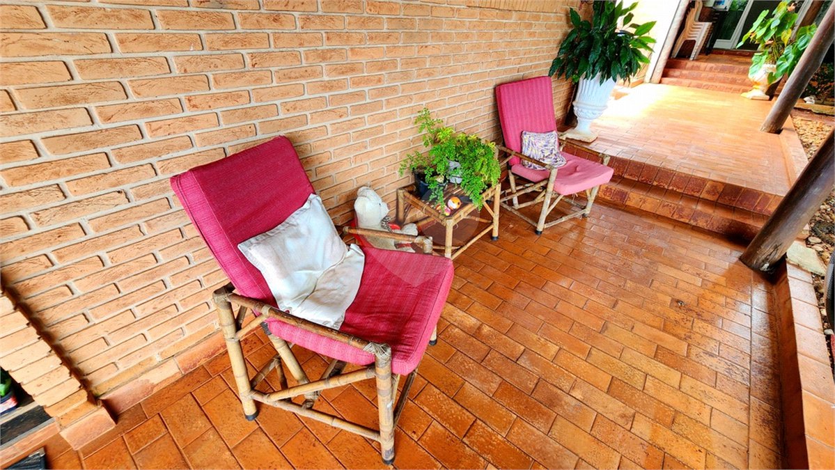 Casa à venda com 4 quartos, sendo 1 suíte, em Jardim Nova Época, Araraquara, SP
