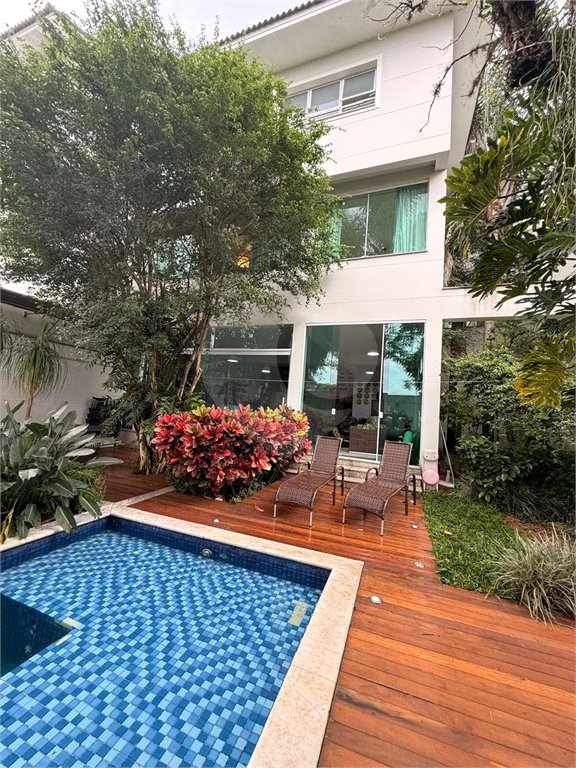 Sobrado à venda com 4 suítes em Jardim Floresta, São Paulo, SP