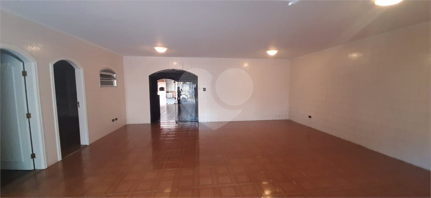 Sobrado à venda com 4 quartos, sendo 2 suítes, em Jardim França, São Paulo, SP