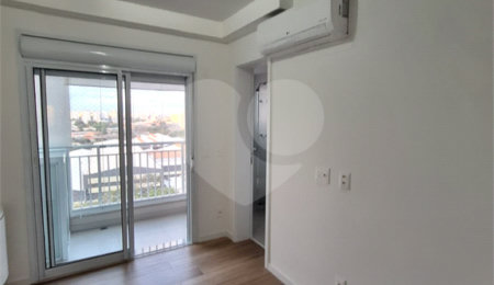 Apartamento à venda com 3 suítes em Vila Anastácio, São Paulo, SP