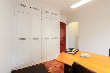 Apartamento à venda com 4 quartos, sendo 3 suítes, em Campo Belo, São Paulo, SP