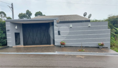 Casa à venda com 3 quartos, sendo 2 suítes, no Centro, Bom Jesus dos Perdões, SP