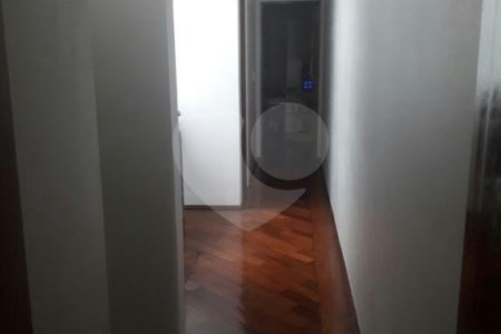 Sobrado à venda com 3 quartos, sendo 1 suíte, em Parque Vitória, São Paulo, SP